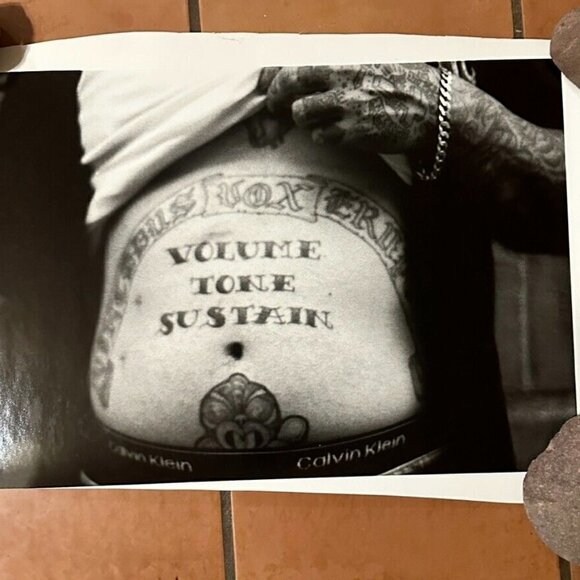 Photograph Print Janine Gordon Signed 20x24" B/W Torso Man Men Tattoo Biohazzard - Picture 3 of 4
